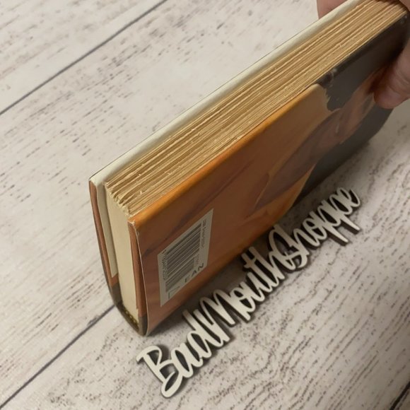 *A WALK TO REMEMBER by Nicholas Sparks Hardback Book - Picture 4 of 4